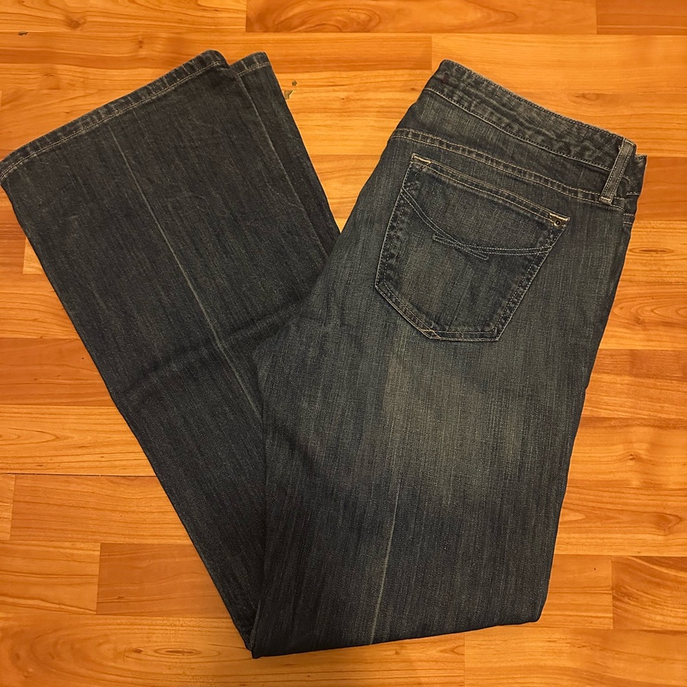 EUC Gap Y2K low rise bootcut jeans 32R 14R